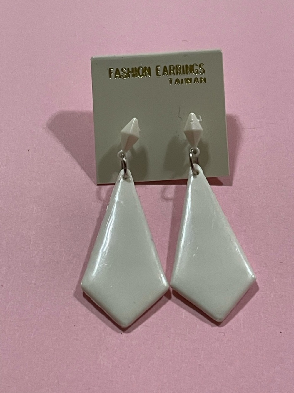Vintage Plastic Pierced Earrings #9599